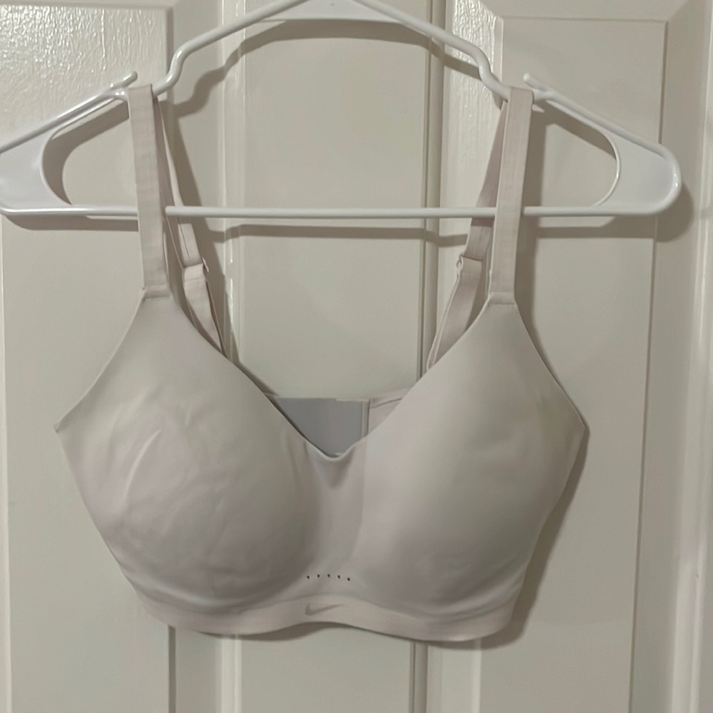 Nike light support workout bra